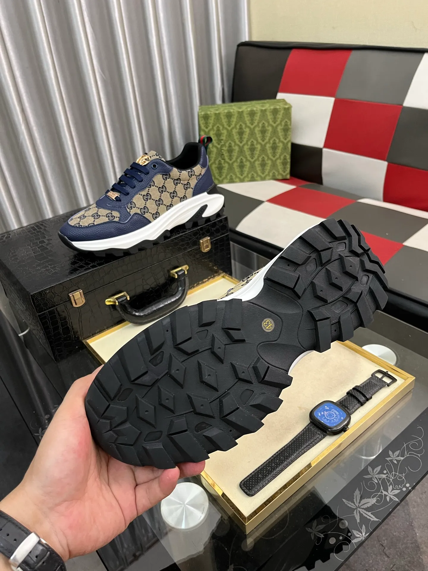 Men's shoes 💰458⌚️⌚️ Gucci •Gucci original quality. ~ Unique modern style sneakers. 🏃A must-have casual shoe for trendy men😍😍 Original brand imported from Italy, imported original leather, sheep lining (refuses to discolor and grind feet) Sole: Original sole provided by the original factory, French lazy style design ⚠️Fit to the feet, original quality attached, super comfortable original sole, code number: 38-444️⃣Colors available
